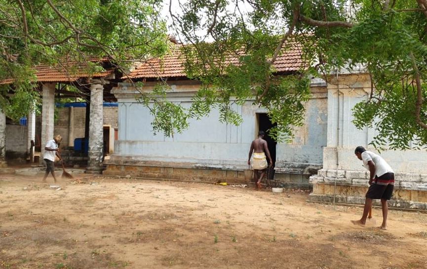 கடுமையான இராணுவ கண்காணிப்பின் கீழ் பலாலி இராஜ இராஜேஸ்வரி அம்மன் கடுமையான இராணுவ கண்காணிப்பின் கீழ் பலாலி இராஜ இராஜேஸ்வரி அம்மன்