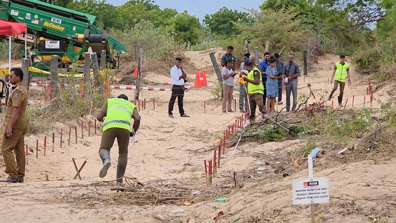 கிழக்கில் கண்டுபிடிக்கப்பட்ட மற்றொரு மனித புதைகுழியை அகழ்வு செய்ய நீதிமன்றம் அனுமதி கிழக்கில் கண்டுபிடிக்கப்பட்ட மற்றொரு மனித புதைகுழியை அகழ்வு செய்ய நீதிமன்றம் அனுமதி