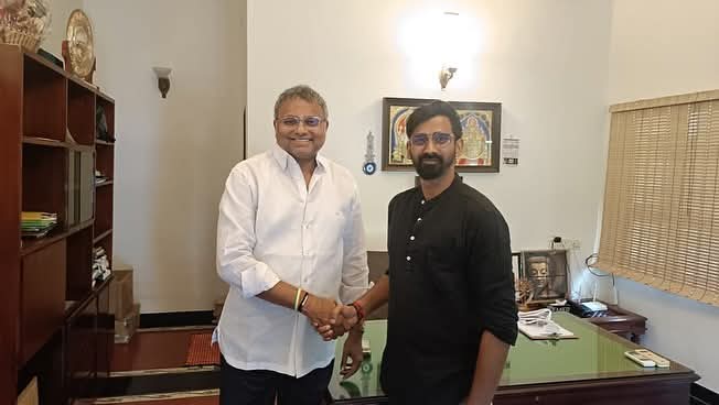சிவகங்கை நாடாளுமன்ற உறுப்பினரை சந்தித்த ஜீவன் சிவகங்கை நாடாளுமன்ற உறுப்பினரை சந்தித்த ஜீவன்