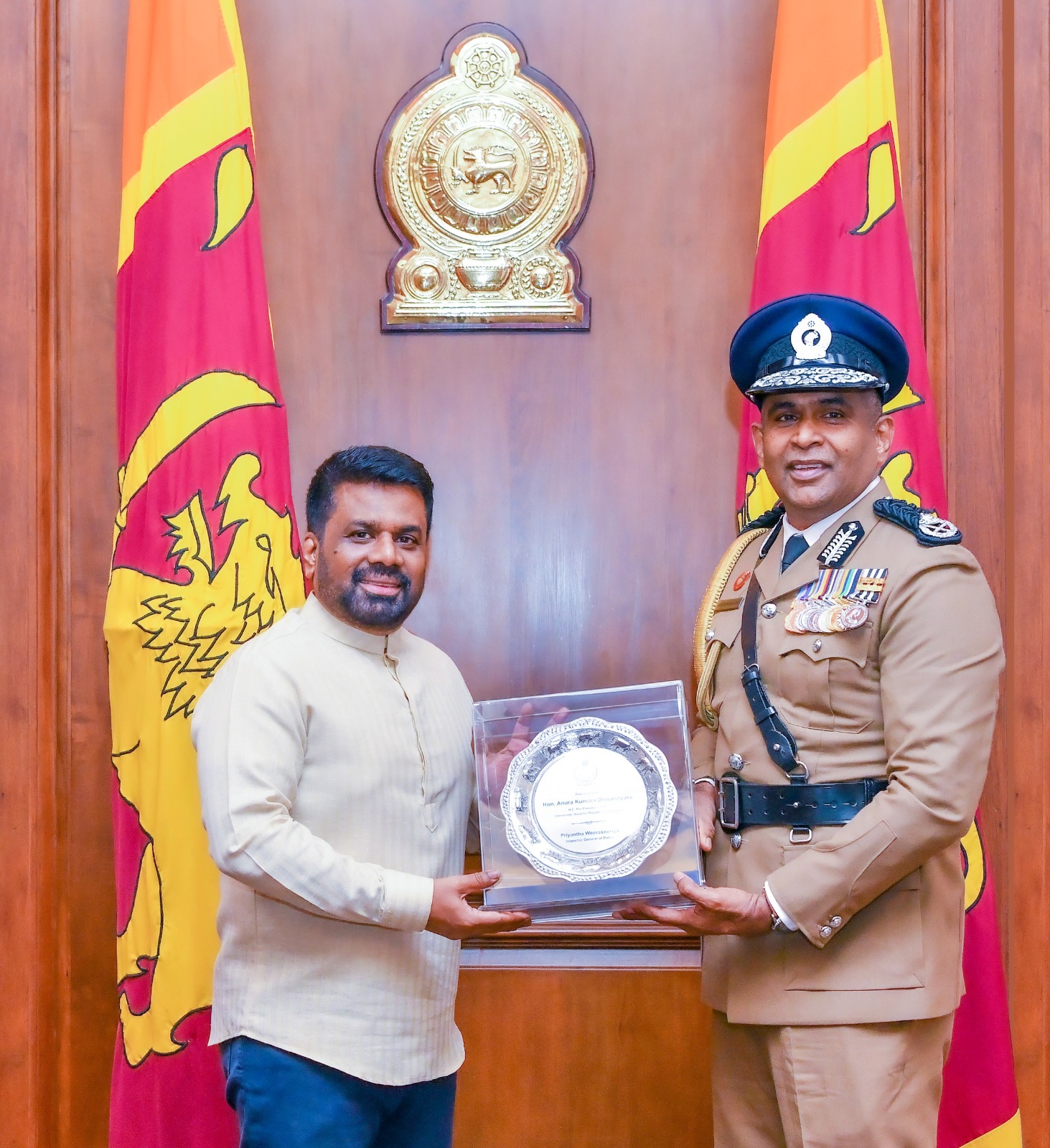 ஜனாதிபதியை சந்தித்த புதிய பொலிஸ்மா அதிபர்
