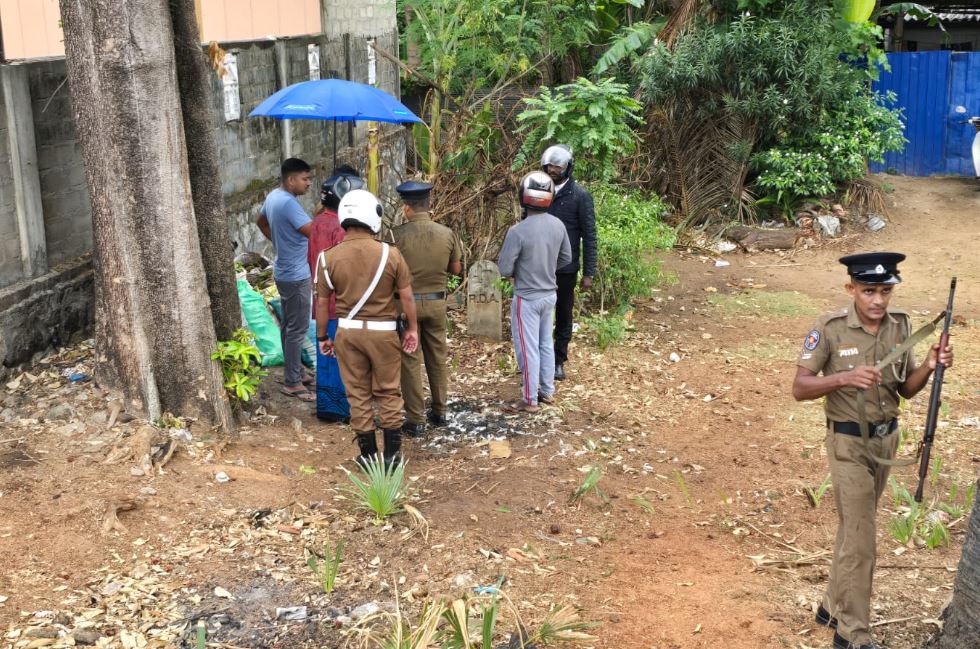 மட்டக்களப்பில் காணாமல் போன கூலி தொழிலாளி சடலமாக மீட்பு மட்டக்களப்பில் காணாமல் போன கூலி தொழிலாளி சடலமாக மீட்பு