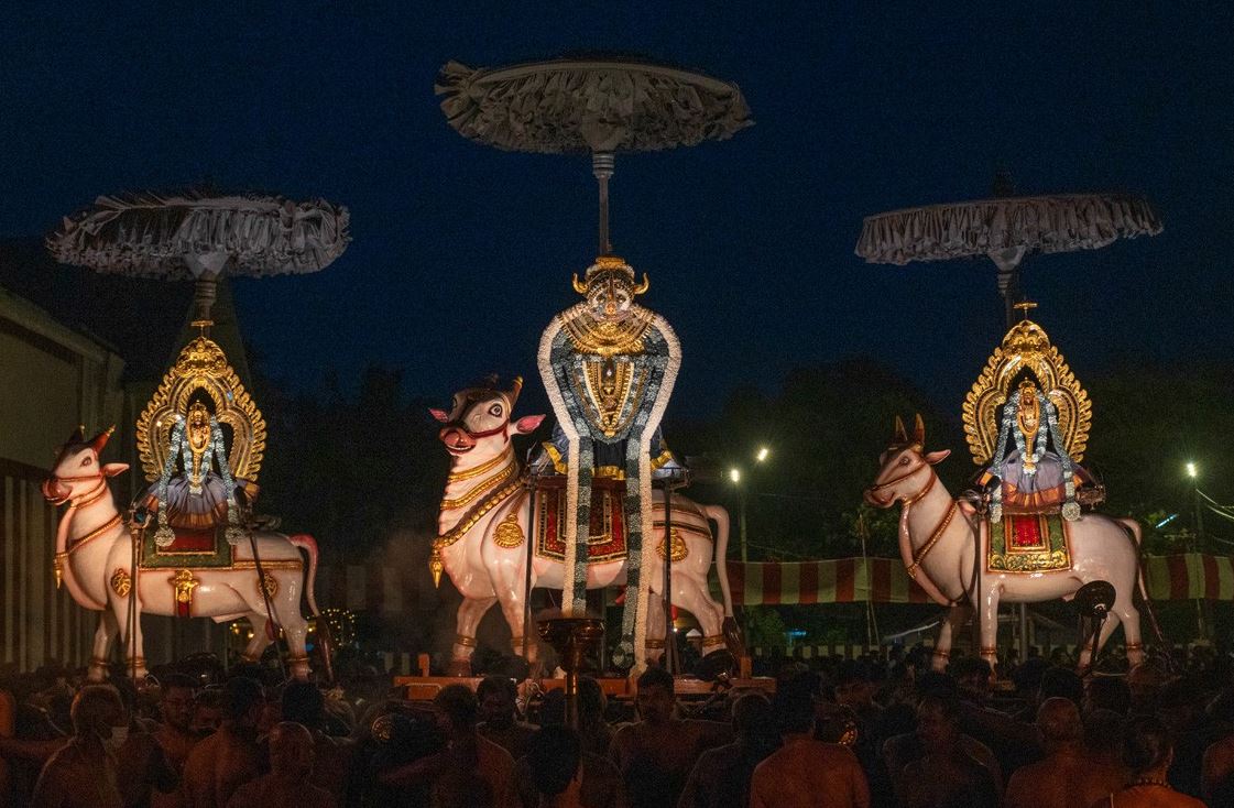 இடப வாகனத்தில் எழுந்தருளிய நல்லூரான்