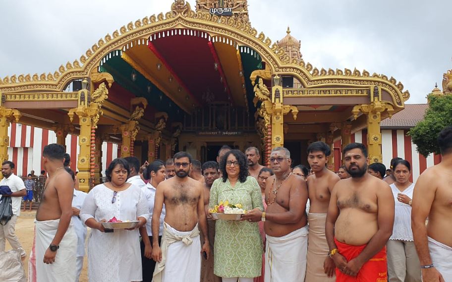 பிரதமர் நல்லூர் முருகன் ஆலத்தில் வழிபாடு