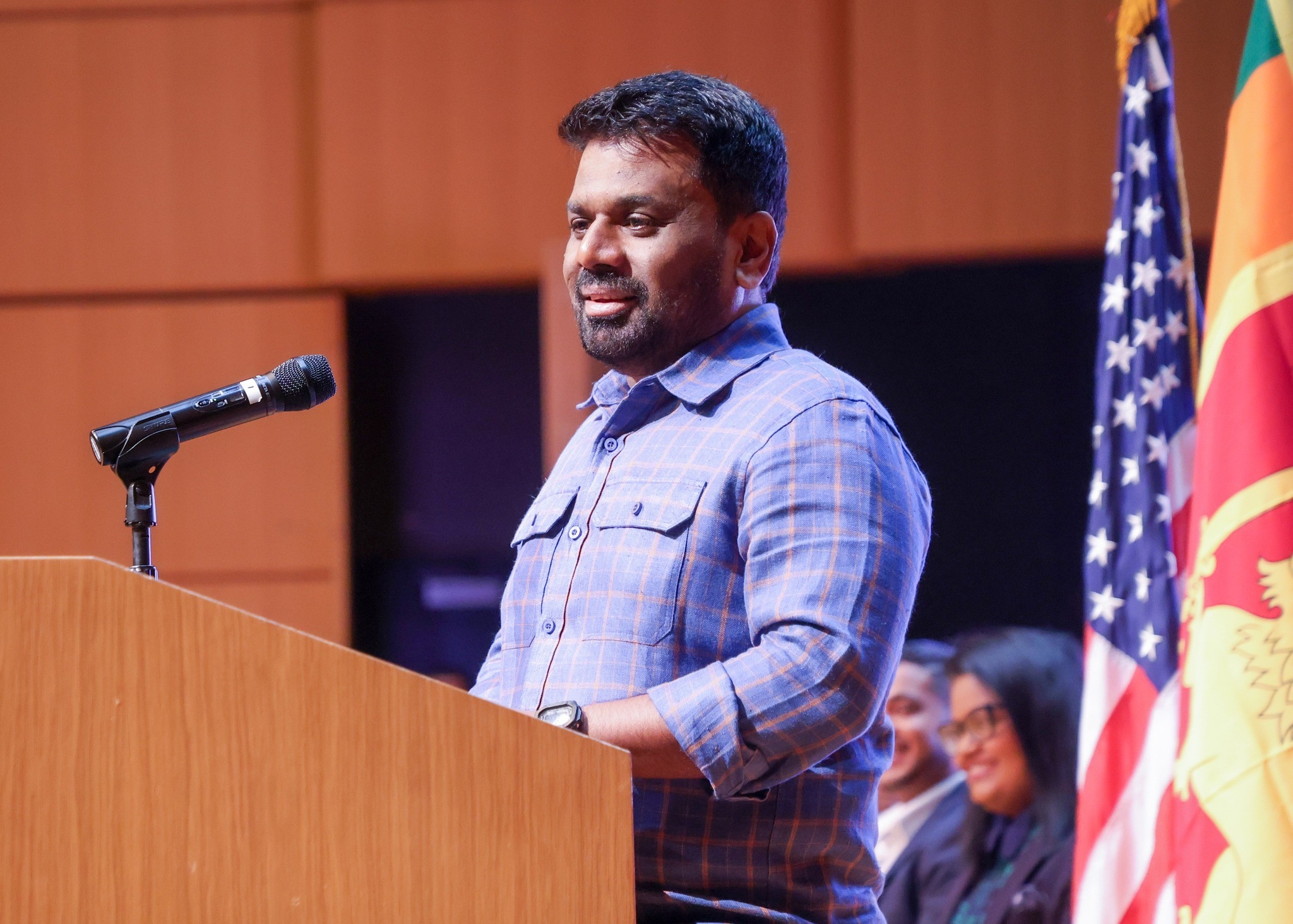 நாட்டு மக்களின் அபிலாஷைகள் மற்றும் நம்பிக்கைகளுக்கு மட்டுமே நான் கட்டுப்பட்டிருக்கிறேன்