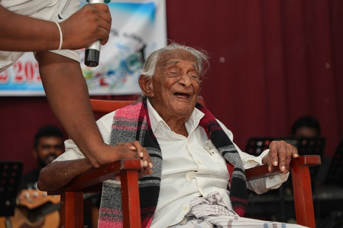 இலங்கையின் மிக வயதான மனிதர் குறித்து வெளியான அறிவிப்பு இலங்கையின் மிக வயதான மனிதர் குறித்து வெளியான அறிவிப்பு