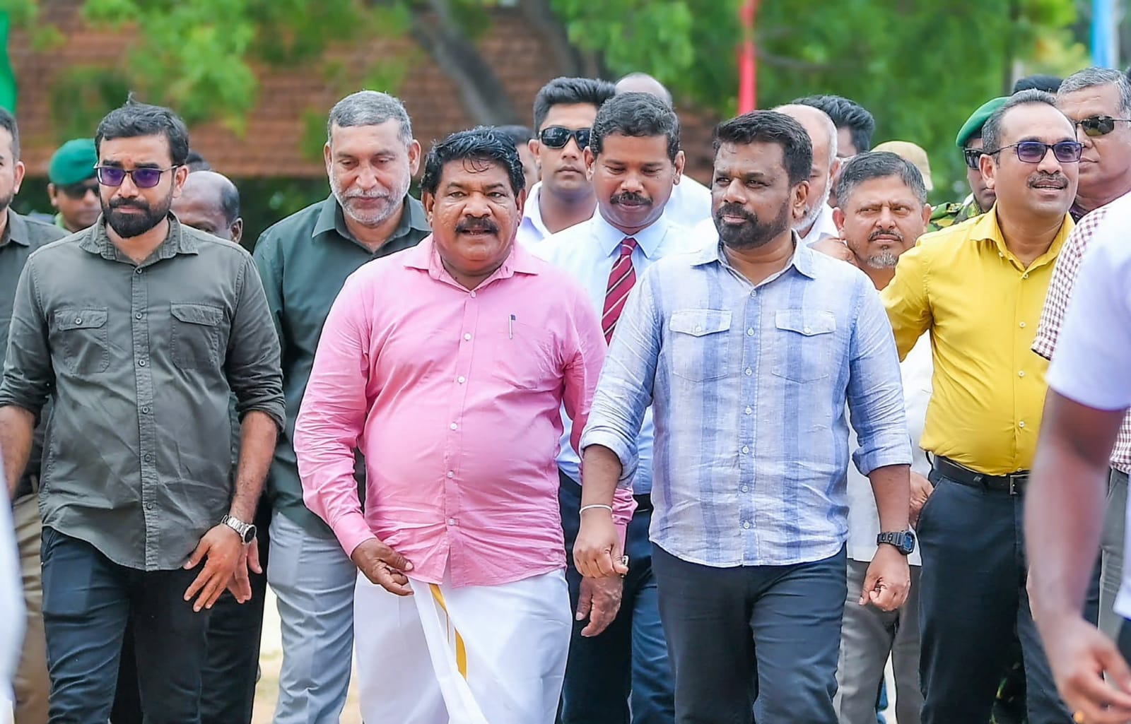 செம்மணி புதைகுழி விவகாரத்தை திசைதிருப்ப முற்படுகிறாரா ஜனாதிபதி? அமைச்சர் சந்திரசேகர் விளக்கம் செம்மணி புதைகுழி விவகாரத்தை திசைதிருப்ப முற்படுகிறாரா ஜனாதிபதி? அமைச்சர் சந்திரசேகர் விளக்கம்