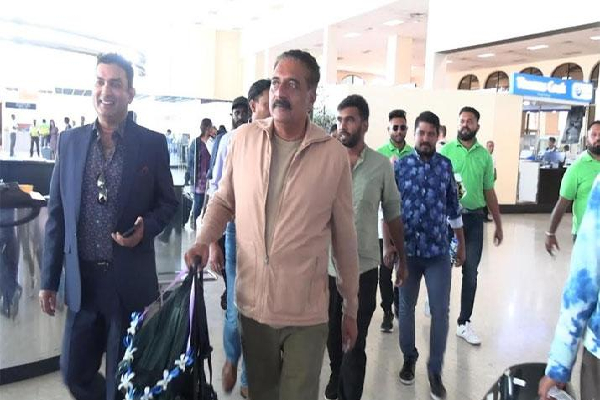 நடிகர் பிரகாஷ்ராஜ் நாட்டிற்கு வருகை நடிகர் பிரகாஷ்ராஜ் நாட்டிற்கு வருகை