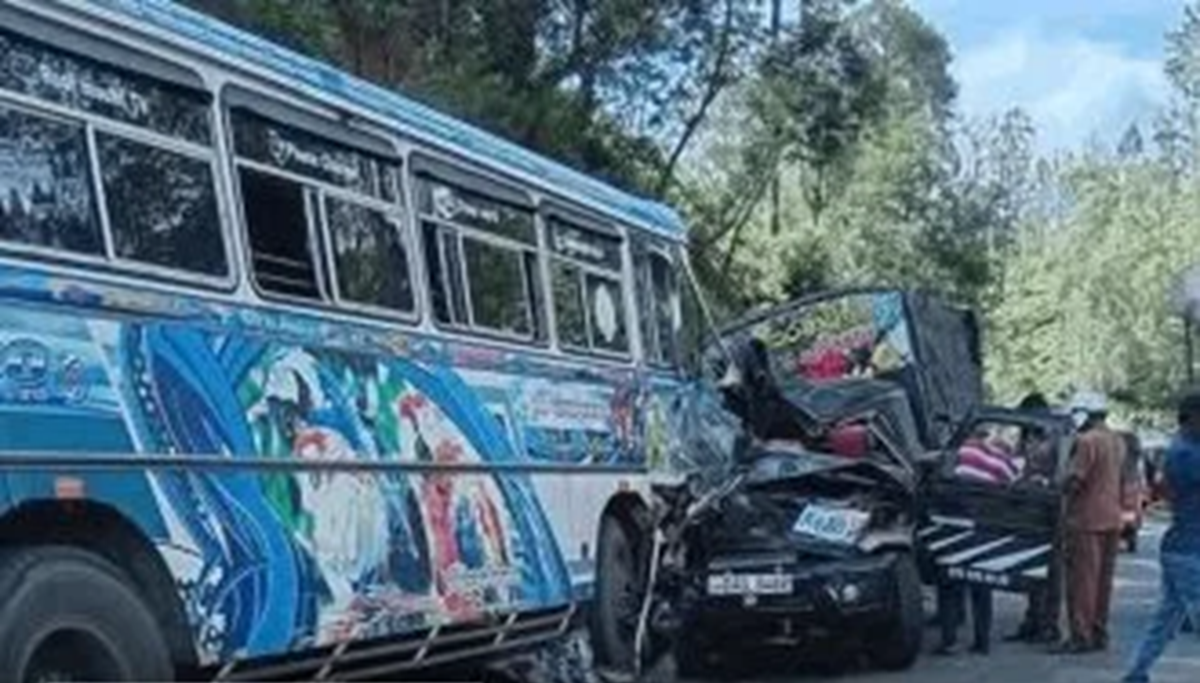 நுவரெலியா – உடப்புசல்லா பிரதான வீதியில் வாகன விபத்து – ஒருவர் வைத்தியசாலையில் நுவரெலியா – உடப்புசல்லா பிரதான வீதியில் வாகன விபத்து – ஒருவர் வைத்தியசாலையில்