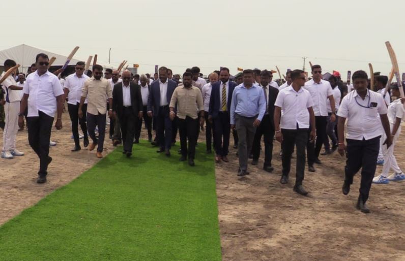 யாழில் அமையவுள்ள சர்வதேச கிரிக்கெட் மைதானம் – அடிக்கல் நாட்டினார் ஜனாதிபதி