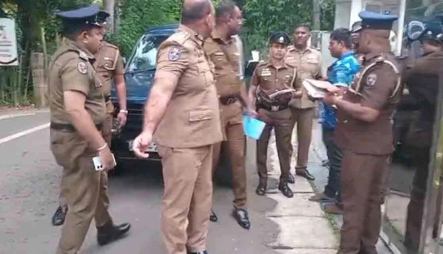 ஹிக்கடுவையில் துப்பாக்கிப் பிரயோகம் – சந்தேகநபர் ஒருவர் கைது ஹிக்கடுவையில் துப்பாக்கிப் பிரயோகம் – சந்தேகநபர் ஒருவர் கைது
