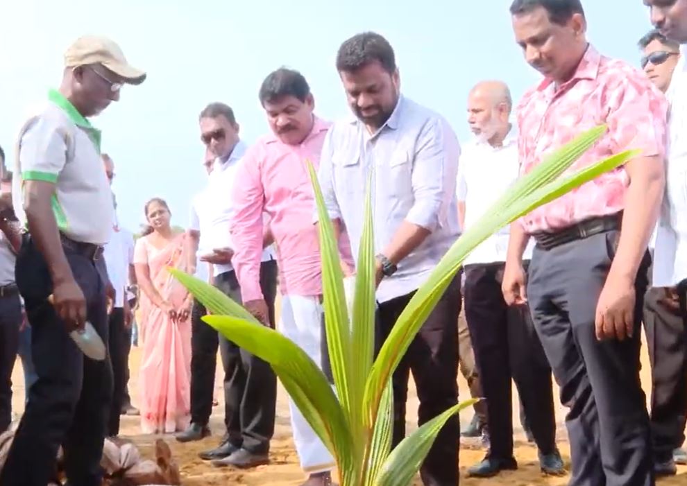வடக்கின் முதல் விதை தேங்காய் உற்பத்தி அலகு – ஜனாதிபதி திறந்து வைத்தார்