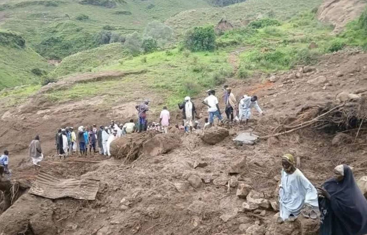 சூடானில் கிராமமே முழுவதுமாக புதையுண்ட சோகம் – 1000 பேர் உயிரிழப்பு சூடானில் கிராமமே முழுவதுமாக புதையுண்ட சோகம் – 1000 பேர் உயிரிழப்பு