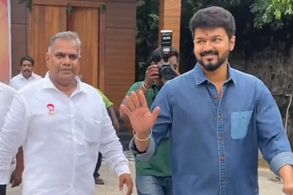 புஸ்ஸி ஆனந்தை கைது செய்ய தனிப்படை அமைப்பு