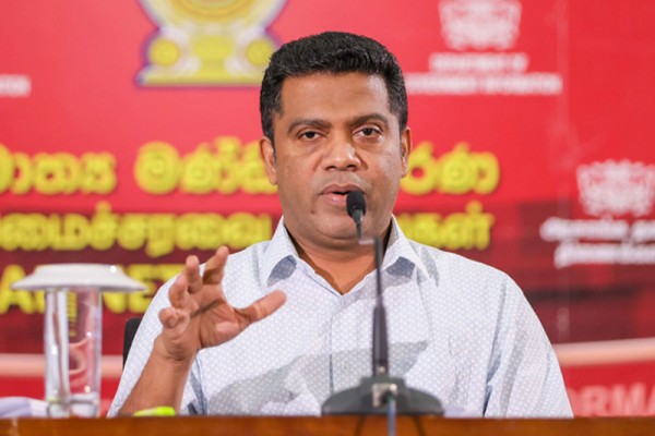 பாதாளக் குழுவுடன் தொடர்புடைய அரசியல்வாதிகள் கதறல் பாதாளக் குழுவுடன் தொடர்புடைய அரசியல்வாதிகள் கதறல்