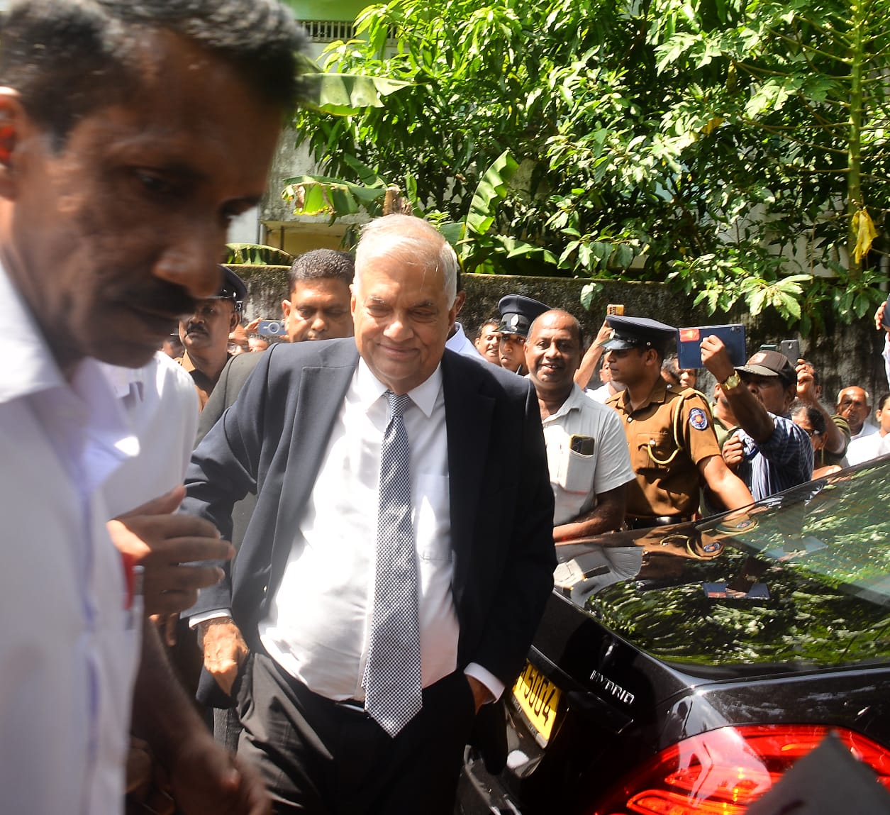 ரணில் சற்று முன்னர் நீதிமன்றத்தில் ஆஜர் ரணில் சற்று முன்னர் நீதிமன்றத்தில் ஆஜர்