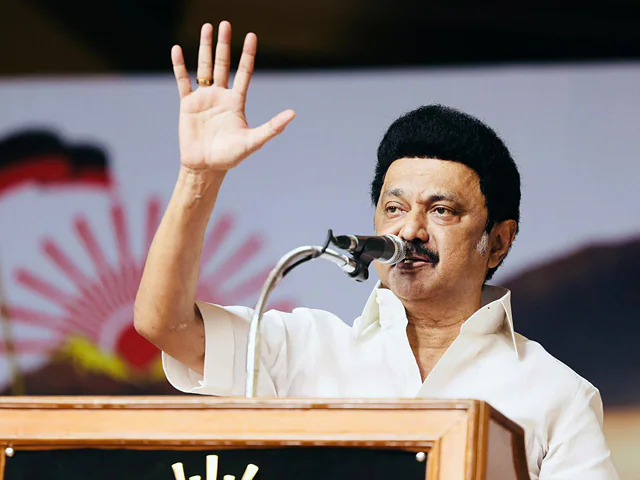 இந்தி திணிப்புக்கு எதிராக தமிழக அரசு புதிய சட்டமூலம் இந்தி திணிப்புக்கு எதிராக தமிழக அரசு புதிய சட்டமூலம்