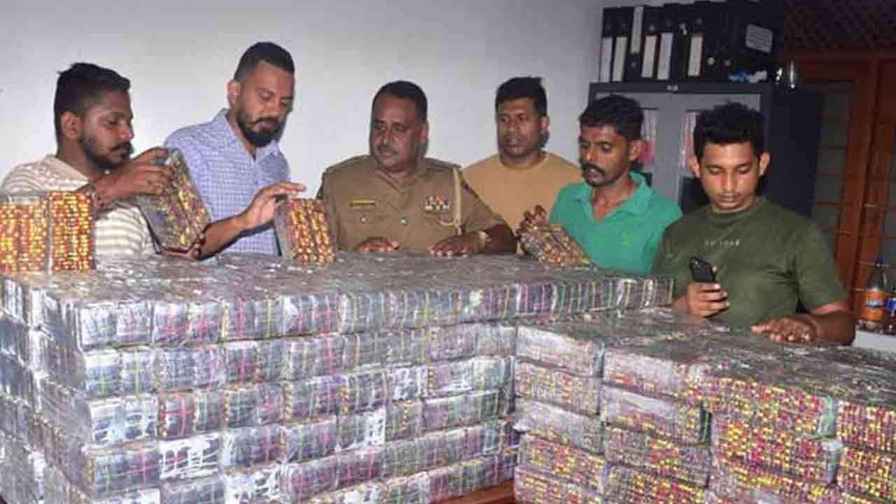 359,000 போதை மாத்திரைகளுடன் ஒருவர் கைது 359,000 போதை மாத்திரைகளுடன் ஒருவர் கைது