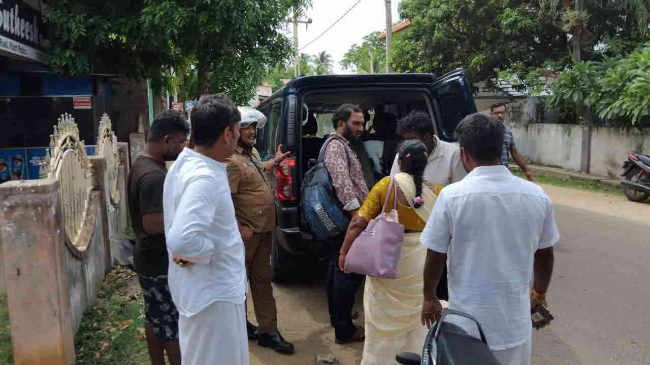 சட்டவிரோதமாக ஜோதிட நிலையம் நடத்தி வந்த இந்திய பிரஜைகள் மூவர் கைது