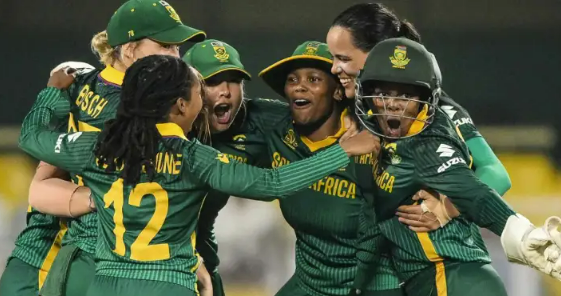முறையாக இறுதிப் போட்டிக்கு முன்னேறிய தென்னாப்பிரிக்க மகளிர் அணி