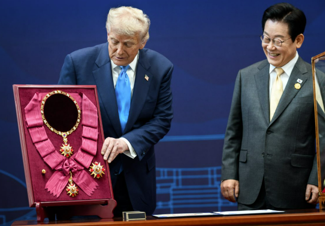 ட்ரம்பிற்கு வழங்கப்பட்ட தென் கொரியாவின் மிக உயரிய விருது