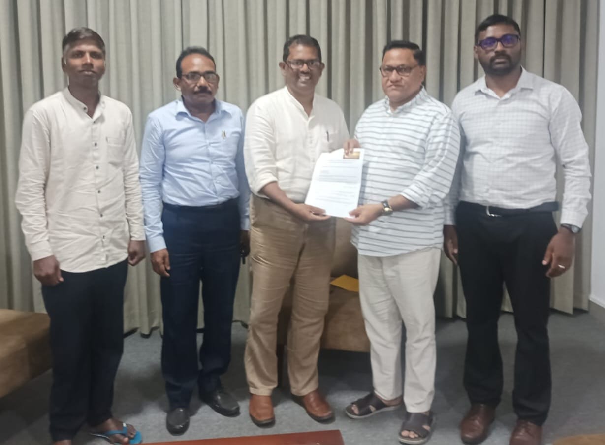 மலையக அதிகார சபைக்கு பாதீட்டில் நிதி ஒதுக்கீடு: மகஜர் கையளிப்பு மலையக அதிகார சபைக்கு பாதீட்டில் நிதி ஒதுக்கீடு: மகஜர் கையளிப்பு