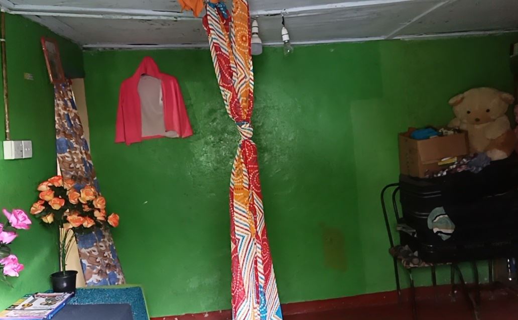 தொட்டிலில் தொங்கிய நிலையில் 13 வயது சிறுமியின் சடலம் மீட்பு தொட்டிலில் தொங்கிய நிலையில் 13 வயது சிறுமியின் சடலம் மீட்பு