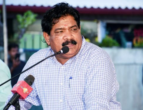 மத்திய வங்கி மோசடி: மகேந்திரன் மீதும் சட்டம் பாயும் – சந்திரசேகர் மத்திய வங்கி மோசடி: மகேந்திரன் மீதும் சட்டம் பாயும் – சந்திரசேகர்