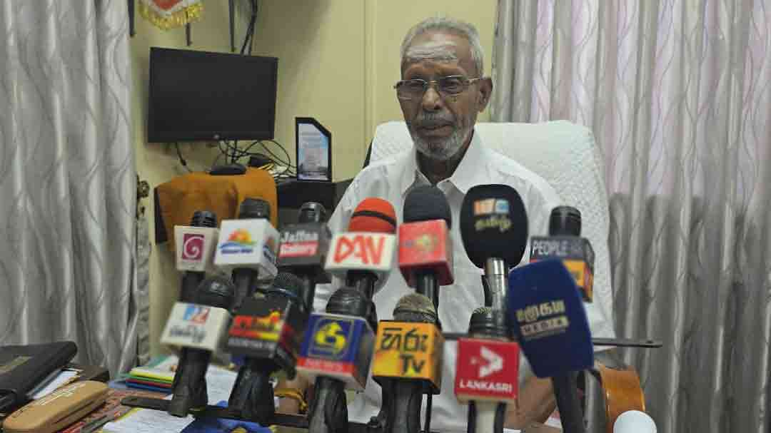 தமிழ் அரசுக் கட்சியை அழித்து விடலாம் என்பது பகல் கனவே – சி.வீ.கே.சிவஞானம் தமிழ் அரசுக் கட்சியை அழித்து விடலாம் என்பது பகல் கனவே – சி.வீ.கே.சிவஞானம்