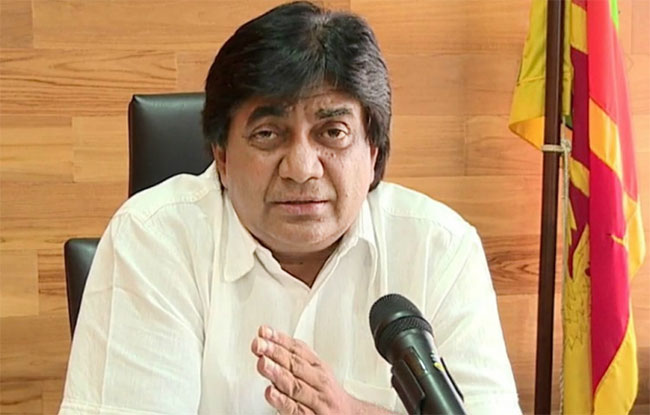 மருத்துவ செலவுக்கு பணம் இல்லை : பதுளை வீட்டை விற்றார் டிலான் பெரேரா மருத்துவ செலவுக்கு பணம் இல்லை : பதுளை வீட்டை விற்றார் டிலான் பெரேரா