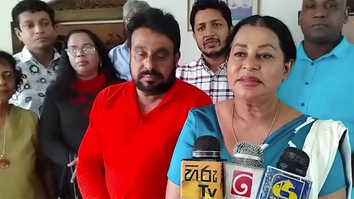 மகிந்தவை பார்த்தது புத்தரை நேரில் கண்டதை போல் உணர்ந்தேன் – குமாரி முனசிங்க மகிந்தவை பார்த்தது புத்தரை நேரில் கண்டதை போல் உணர்ந்தேன் – குமாரி முனசிங்க