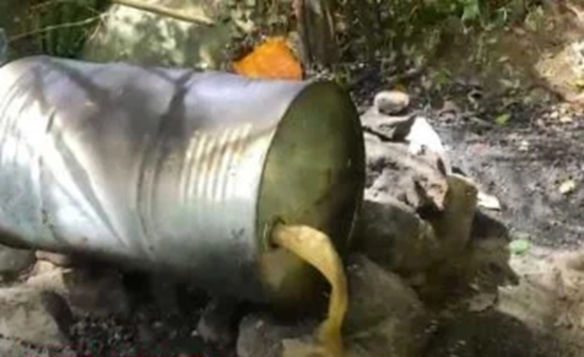 மொனராகலையில் சுற்றிவளைக்கப்பட்ட சட்டவிரோத மதுபான உற்பத்தி நிலையம்