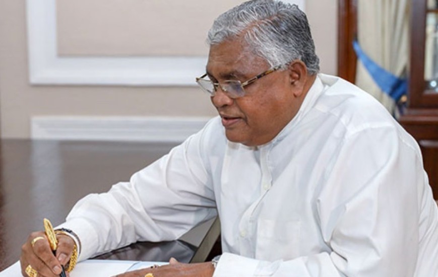 மஹிபால ஹேரத்திற்கு சொந்தமான ஹோட்டல் இடித்து தரைமட்டமாக்கப்பட்டது