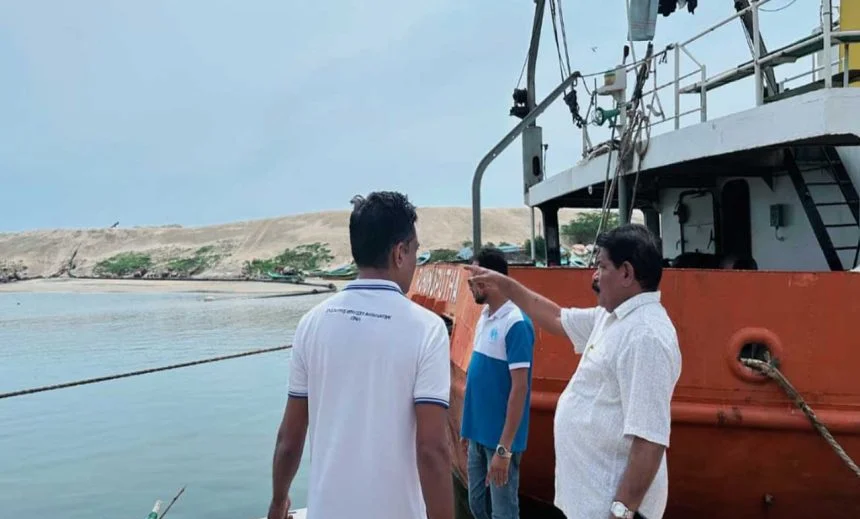 கிரிந்த மீன்பிடி துறைமுகத்துக்கு அமைச்சர் கண்காணிப்பு விஜயம் கிரிந்த மீன்பிடி துறைமுகத்துக்கு அமைச்சர் கண்காணிப்பு விஜயம்