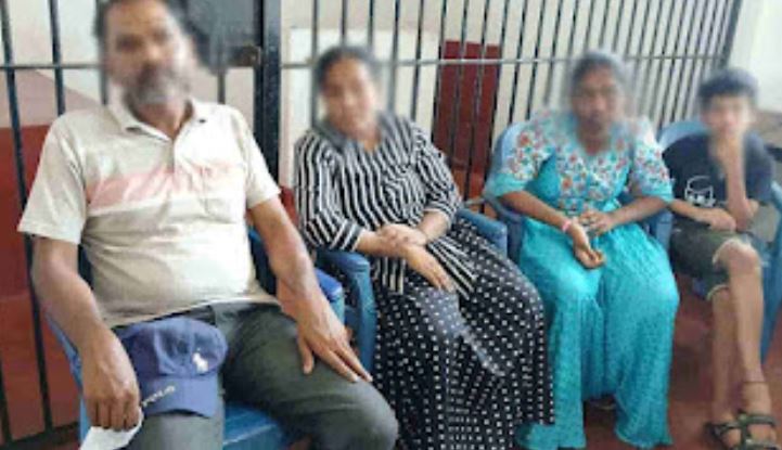 இந்தியாவில் இருந்து நாடு திரும்பியவர்கள் பொலிஸில் சரண் இந்தியாவில் இருந்து நாடு திரும்பியவர்கள் பொலிஸில் சரண்