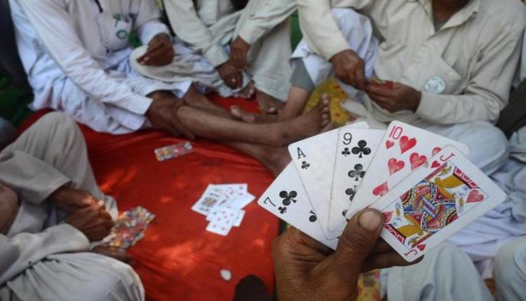 மனைவியை பணயமாக வைத்து சூதாடிய கணவன் மீது வழக்கு