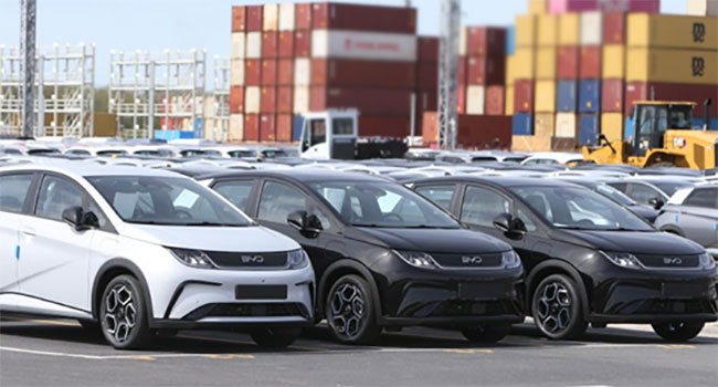 BYD வாகன பிரச்சினைக்கு தீர்வு கோரி கொழும்பில் போராட்டம் BYD வாகன பிரச்சினைக்கு தீர்வு கோரி கொழும்பில் போராட்டம்