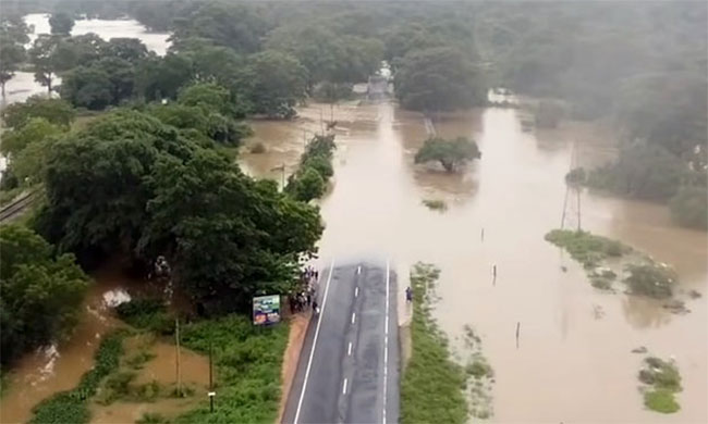 பொலன்னறுவை – மட்டக்களப்பு பிரதான வீதிக்கு பூட்டு