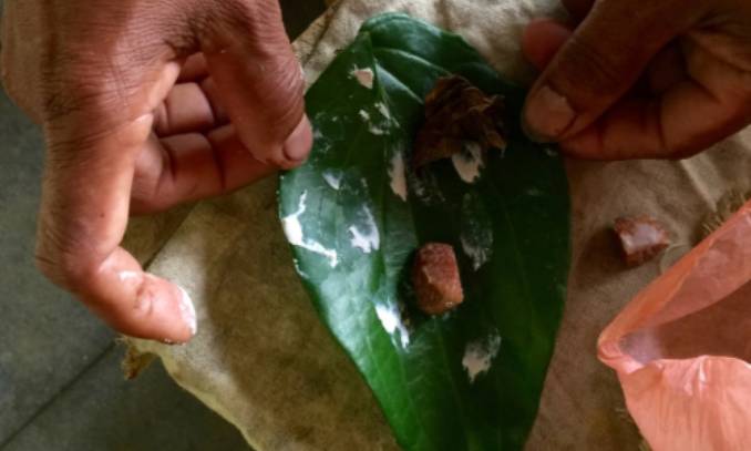 இலங்கையில் வெற்றிலை பாக்கு சாப்பிடுவதால் தினமும் மூன்று பேர் இறக்கின்றனர் இலங்கையில் வெற்றிலை பாக்கு சாப்பிடுவதால் தினமும் மூன்று பேர் இறக்கின்றனர்