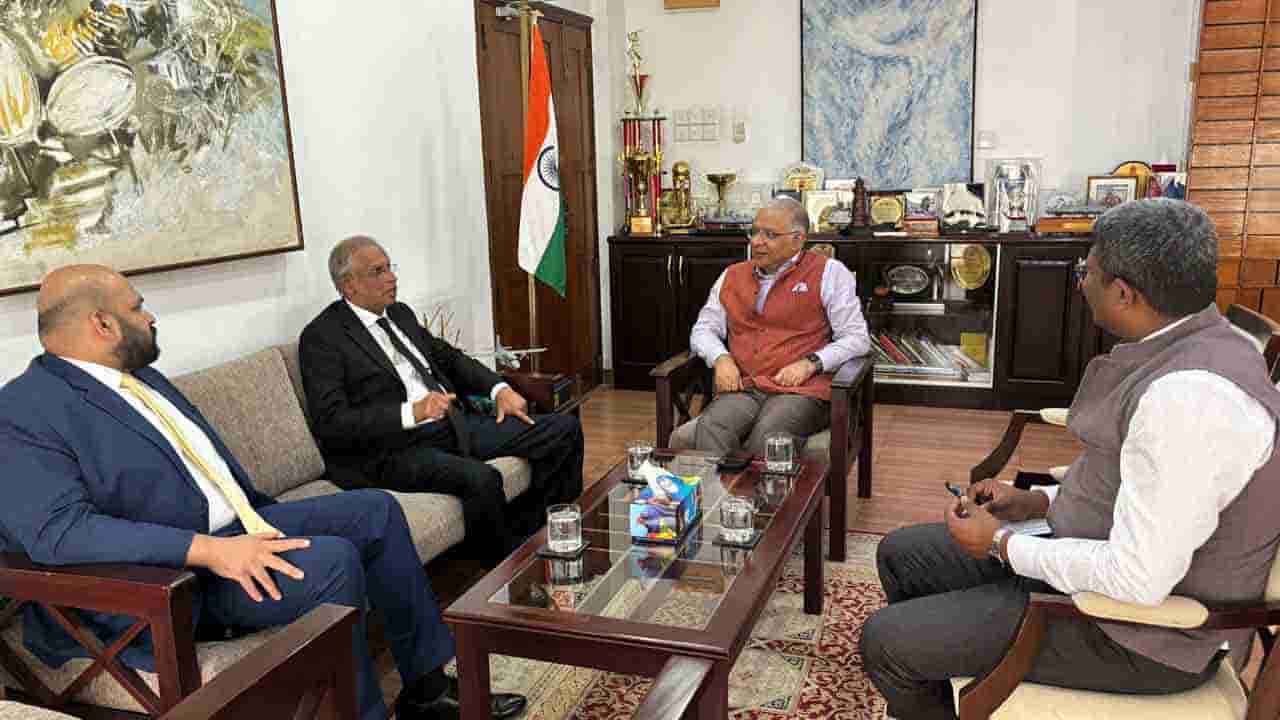 சந்தோஷ் ஜாவை சந்தித்த, தமிழரசுக் கட்சி உறுப்பினர்கள் சந்தோஷ் ஜாவை சந்தித்த, தமிழரசுக் கட்சி உறுப்பினர்கள்