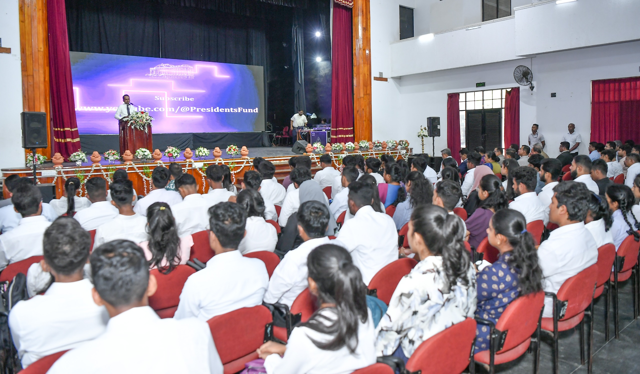 க.பொ.த உயர்தர பரீட்சையில் சிறந்தபெறுபேறுகளை பெற்ற ஊவா மாகாண மாணவர்கள் கெளரவிப்பு