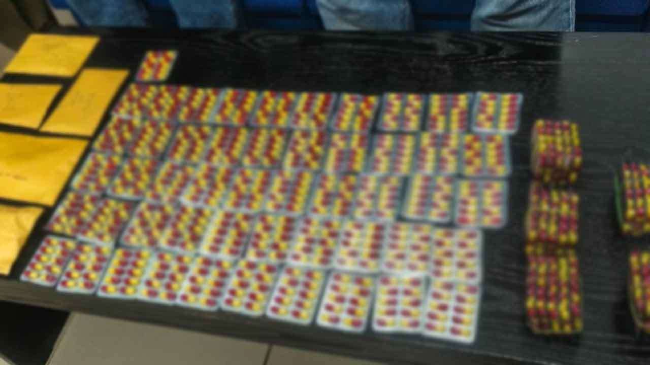 1,000 போதை மாத்திரைகளுடன் நால்வர் கைது