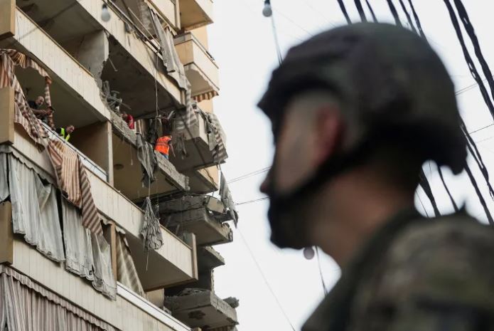 லெபனான் தலைநகர் மீது இஸ்ரேல் தாக்குதல் – ஹிஸ்பொல்லா அமைப்பின் உயர் இராணுவத் தளபதி பலி