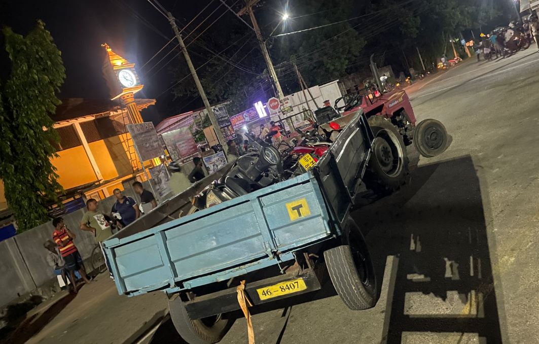 யாழில் கோர விபத்து – இரு பிள்ளைகளின் தந்தை உயிரிழப்பு யாழில் கோர விபத்து – இரு பிள்ளைகளின் தந்தை உயிரிழப்பு