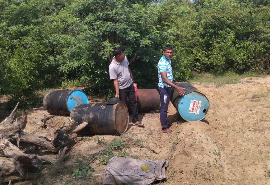 முல்லைத்தீவில் கசிப்பு உற்பத்தி நிலையம் முற்றுகை – சந்தேக நபர்கள் தப்பியோட்டம்