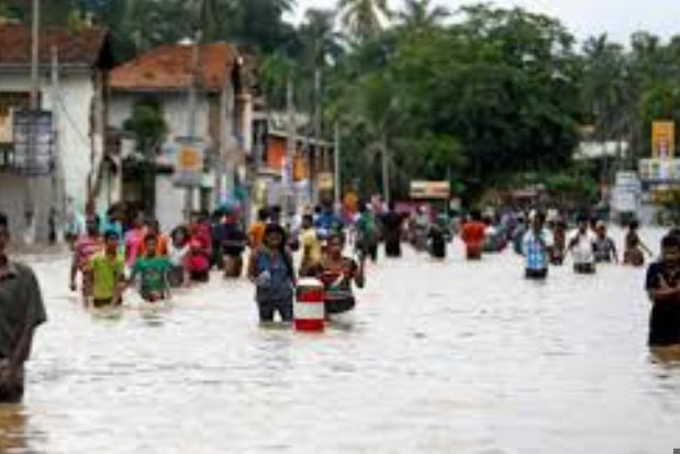 இலங்கையை நிலைகுலையச் செய்த பேரிடர் – 400ஐ அண்மிக்கும் உயிரிழப்பு இலங்கையை நிலைகுலையச் செய்த பேரிடர் – 400ஐ அண்மிக்கும் உயிரிழப்பு