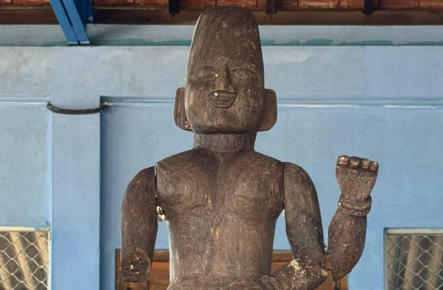 யாழில் கரையொதுங்கிய பௌத்த மதத்துடன் தொடர்புடைய சிலை யாழில் கரையொதுங்கிய பௌத்த மதத்துடன் தொடர்புடைய சிலை