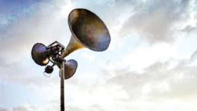 நுகேகொடை பேரணி – ஒலி பெருக்கிகளை அகற்றிய பொலிஸார்