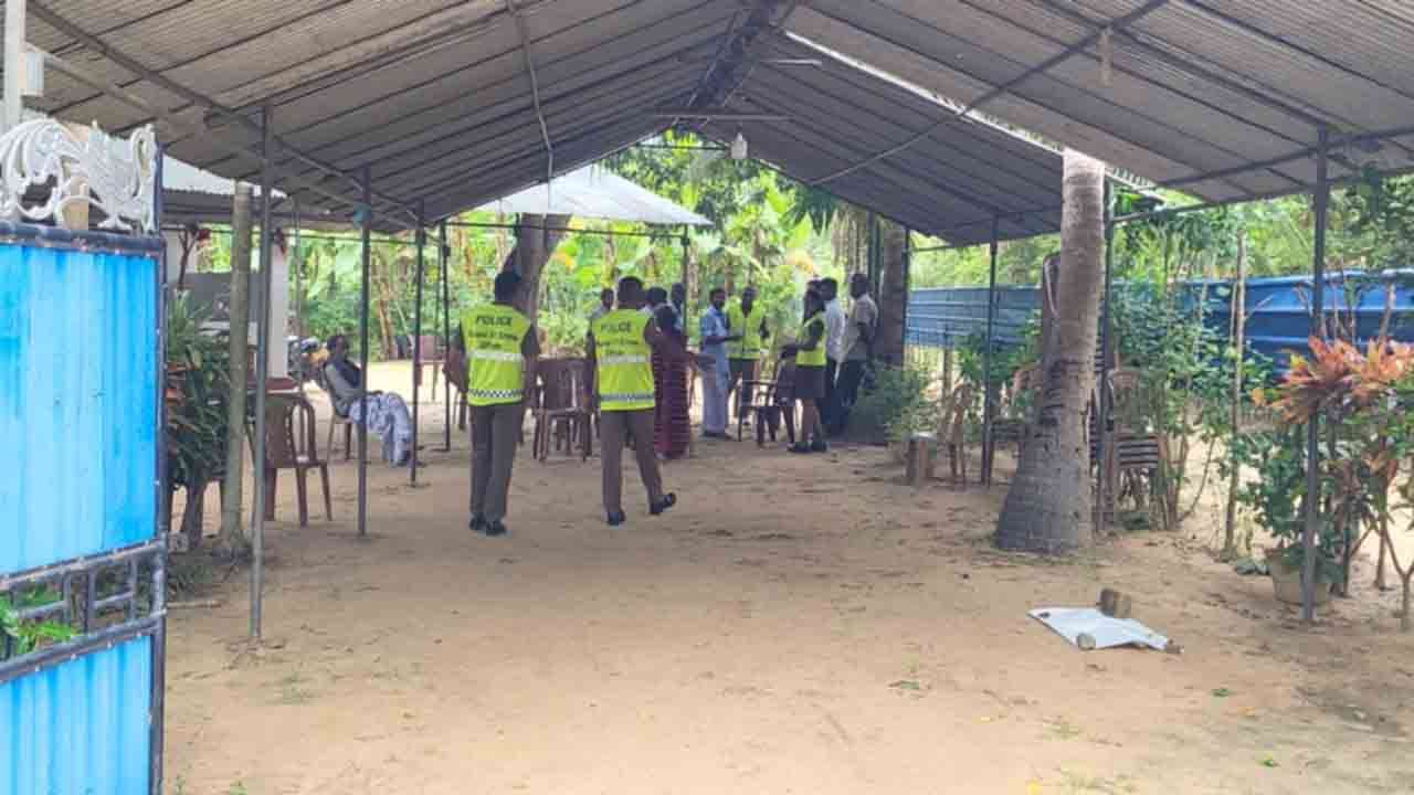 கிளிநொச்சியில் விபரீதம் – மருமகனின் தாக்குதலில் மாமனார் உயிரிழப்பு கிளிநொச்சியில் விபரீதம் – மருமகனின் தாக்குதலில் மாமனார் உயிரிழப்பு