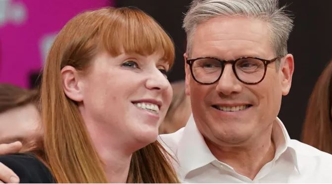 தொழிலாளர் கட்சியில் தலைமைத்துவ நெருக்கடி தொழிலாளர் கட்சியில் தலைமைத்துவ நெருக்கடி