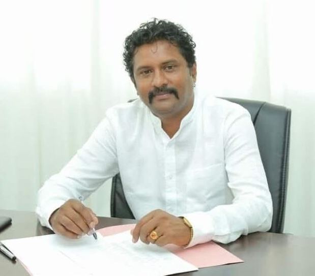 மனோ கணேசன் பதவி விலக வேண்டும் மனோ கணேசன் பதவி விலக வேண்டும்